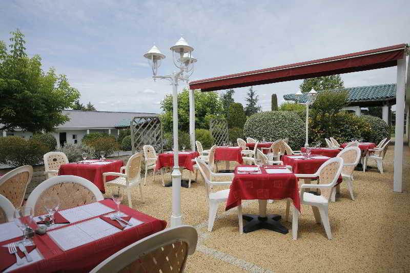 Hotel Grand Confort Le Moulin Rouge Terrasson-Lavilledieu Exterior photo